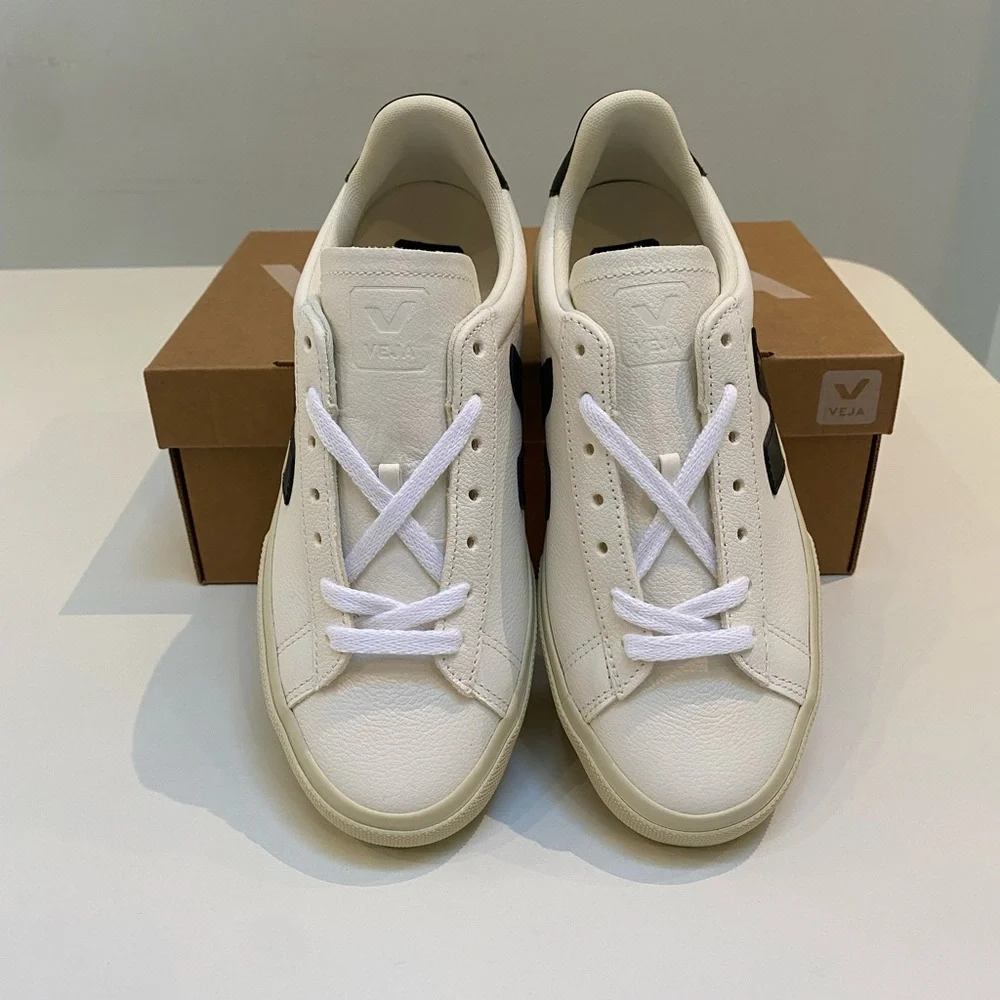 Veja Campo Leather Sneaker Extra White/Black sz 37EU/6USNew in Box - Picture 5 of 7